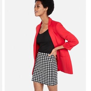 Express black and white mini skirt